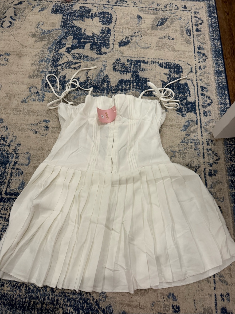 Women’s White Pleated Tie-Shoulder Summer Dress